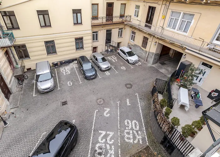 Royal Apartment On Lysenka 5