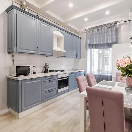 Royal Apartment On Lysenka 5 Львов Экстерьер фото