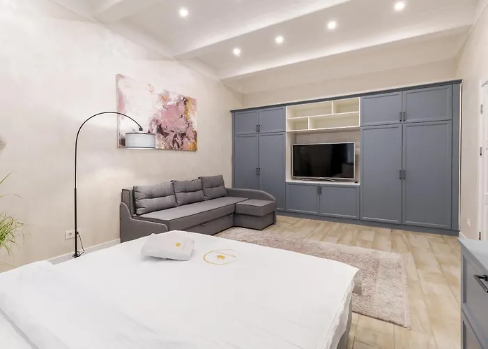 Royal Apartment On Lysenka 5